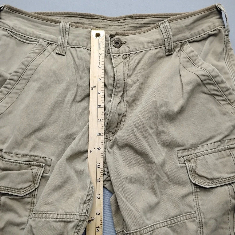 Levis Mens 34 Khaki Tan Cotton Cargo Shorts 13 Inseam Casual Utility